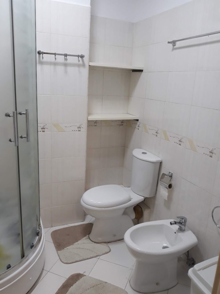 Tirane, jepet me qera apartament 2+1+Ballkon Kati 1, 84 m² 600 € (Rr e Durresit)