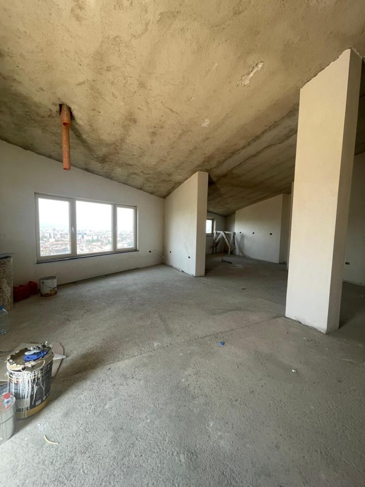 Tirane, shitet apartament 3+1 Kati 6, 127 m² 200.000 € (Fresku)