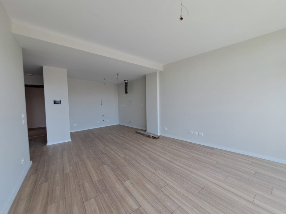 Tirane, jepet me qera apartament 1+1+Ballkon , 82 m² 700 € (LIQENI I TIRANES, RRUGA KOSOVAREVE)