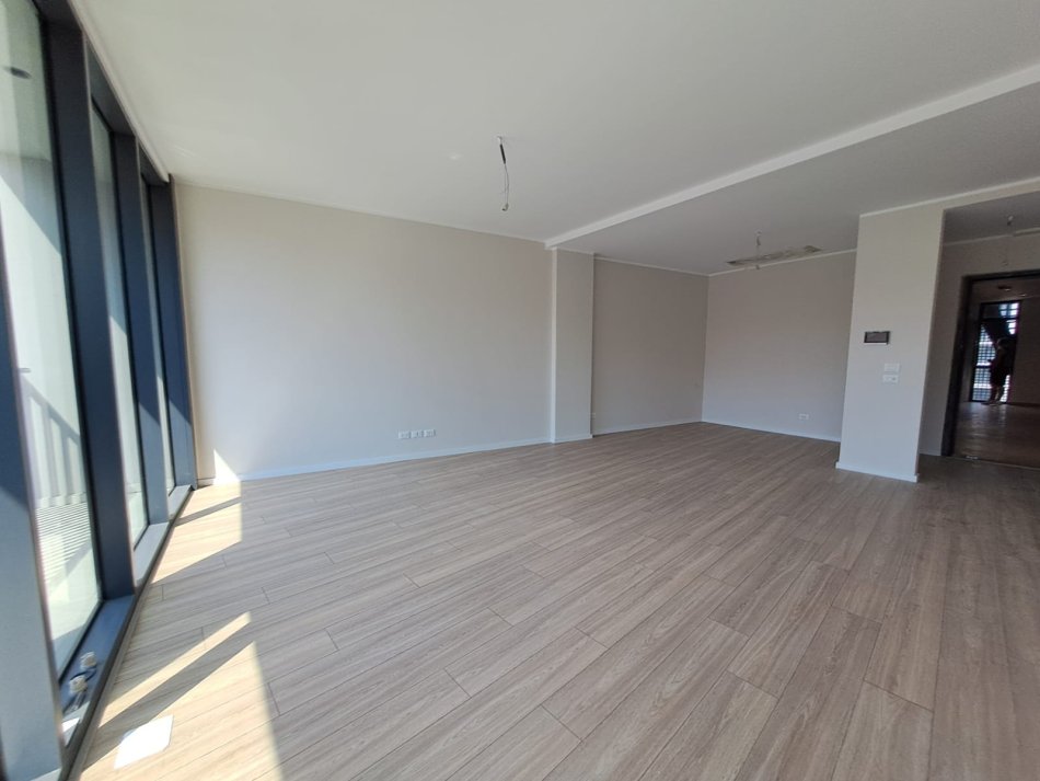 Tirane, jepet me qera apartament 2+1+Ballkon , 128 m² 1.000 € (LAKE VIEW RESIDENCE, RRUGA KOSOVAREVE)