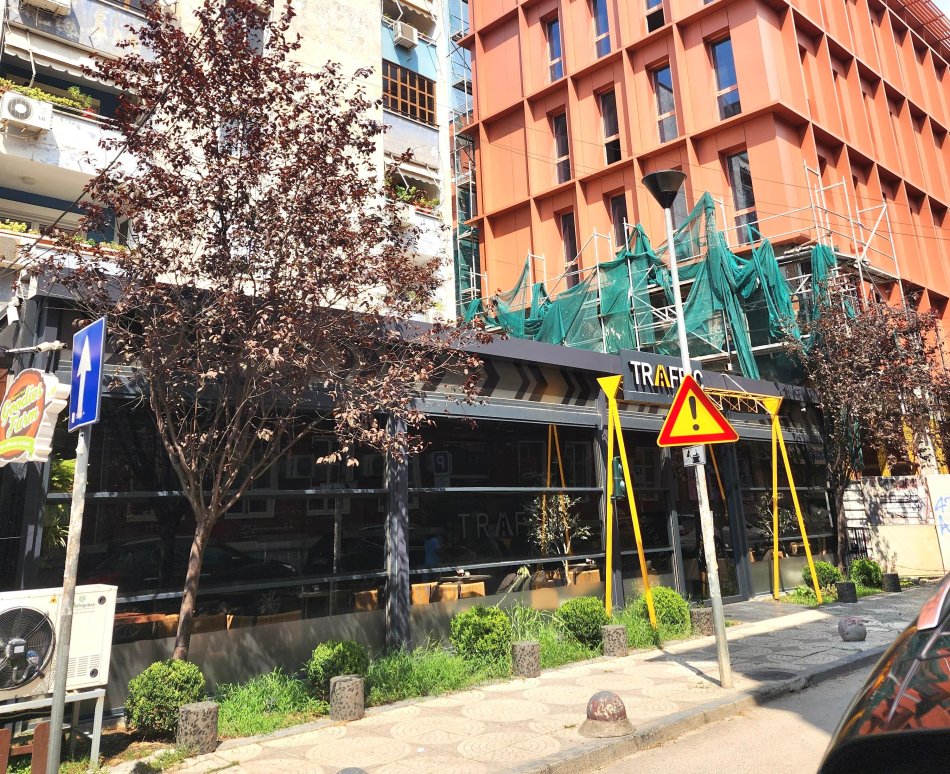 Lokal/Ambient ( 176 m2 ) BLLOKU - LSI || Premium Location e Pa Konkurueshme - 100% I INVESTUAR -- 850.000€