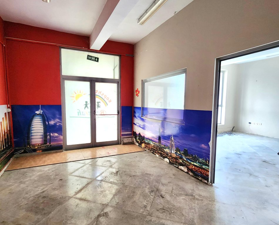 Ndertese Biznesi ( 4 kateshe ) | S.Totale: 918 m2 -- CERRIK, Ne Rruge Kryesore / Multifunksionale, per cdo lloj biznesi || 385.000 Euro ||