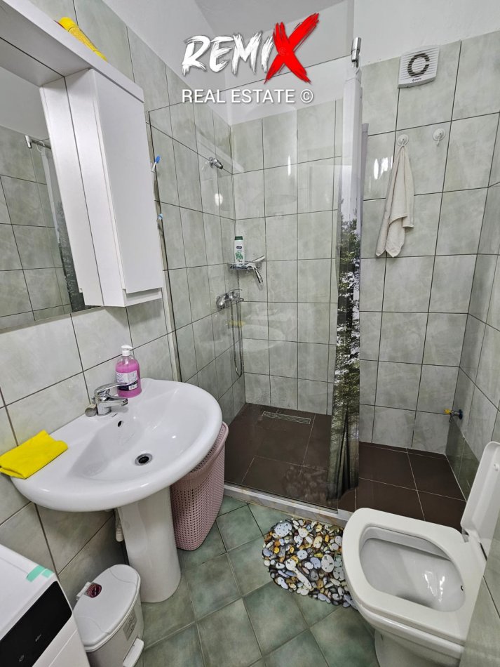 Shkembi Kavajes, shitet apartament 2+1+Aneks+Ballkon Kati 2, 100 m² 150.000 € 