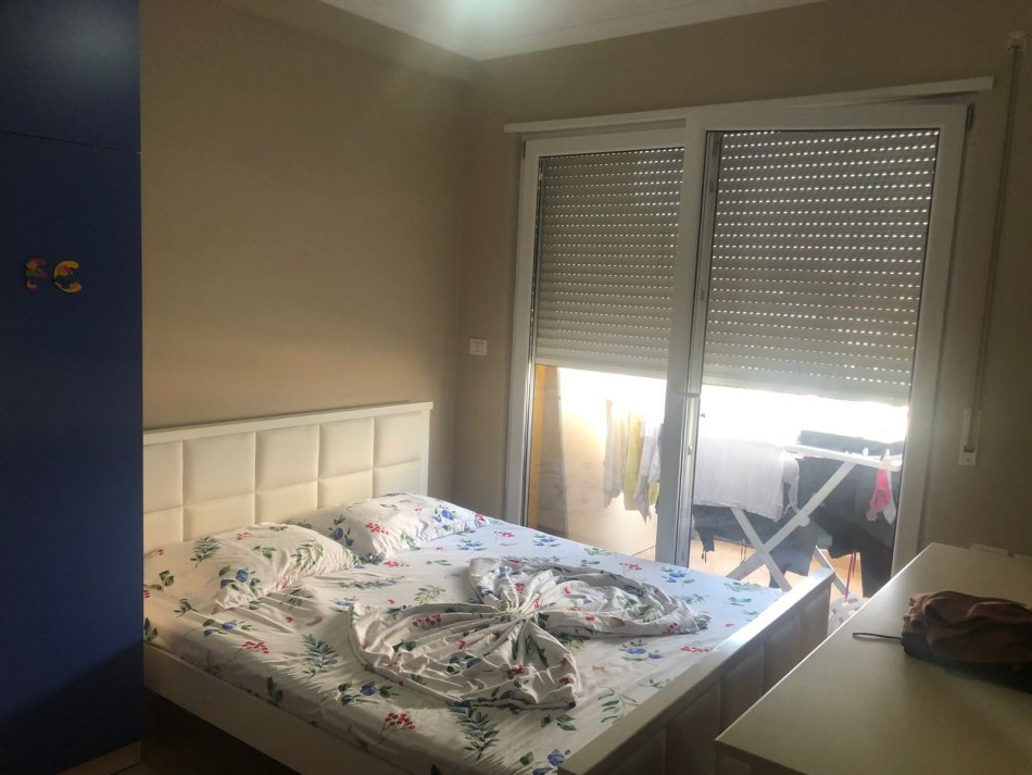 Tirane, Apartament 3+1 me qira Kati 3, 130 m² 550 € ( Astir)