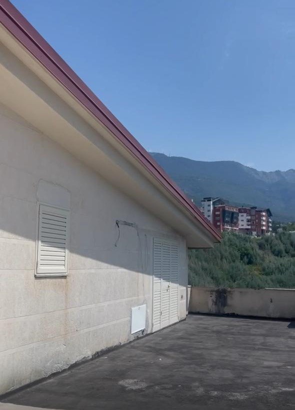 Tirane, shitet apartament 6+2 Kati 6, 442 m² 400.000 € (Fresku)