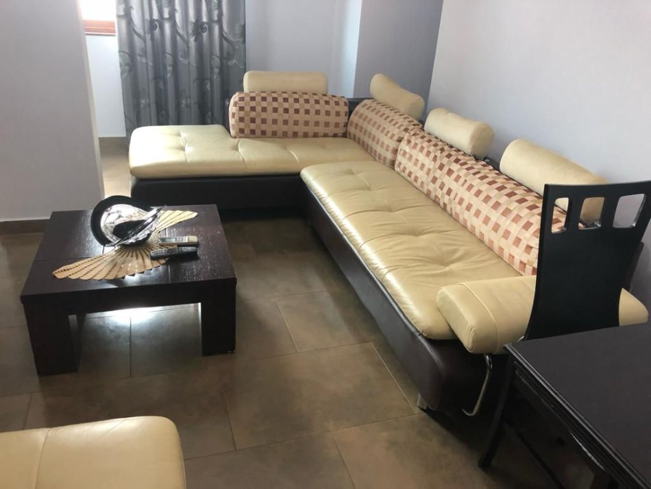 Tirane, jepet me qera apartament 2+1 Kati 5, 90 m² 600 € (Rruga E Dibres)