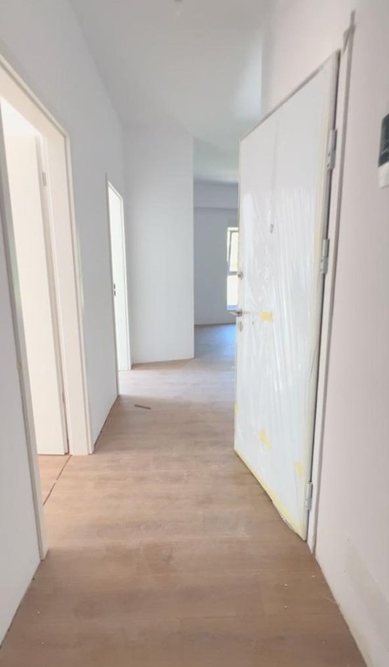 Tirane, shitet apartament 2+1 Kati 4, 75 m² 105.000 € (Ali Demi)