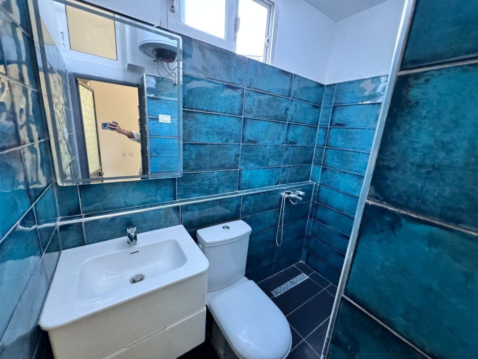 Tirane, shitet 1+1 Kati 1, 99.000 € (RRUGA E DURRESIT)