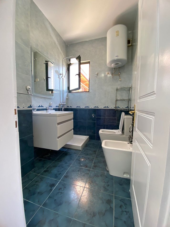 Tirane, Apartament 2+1 per shitje Kati 5, 90 m² 185.000 € (Rruga Saraceve)