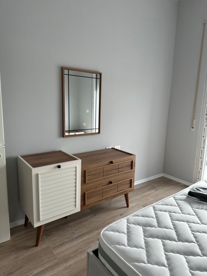 Tirane, jepet me qera apartament 1+1 Kati 8, 80 m² 350 € (UNIVERS CITY)