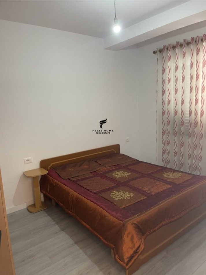 Tirane, jepet me qera apartament 2+1+Ballkon Kati 1, 70 m² 500 € (RRUGA 5 MAJI)