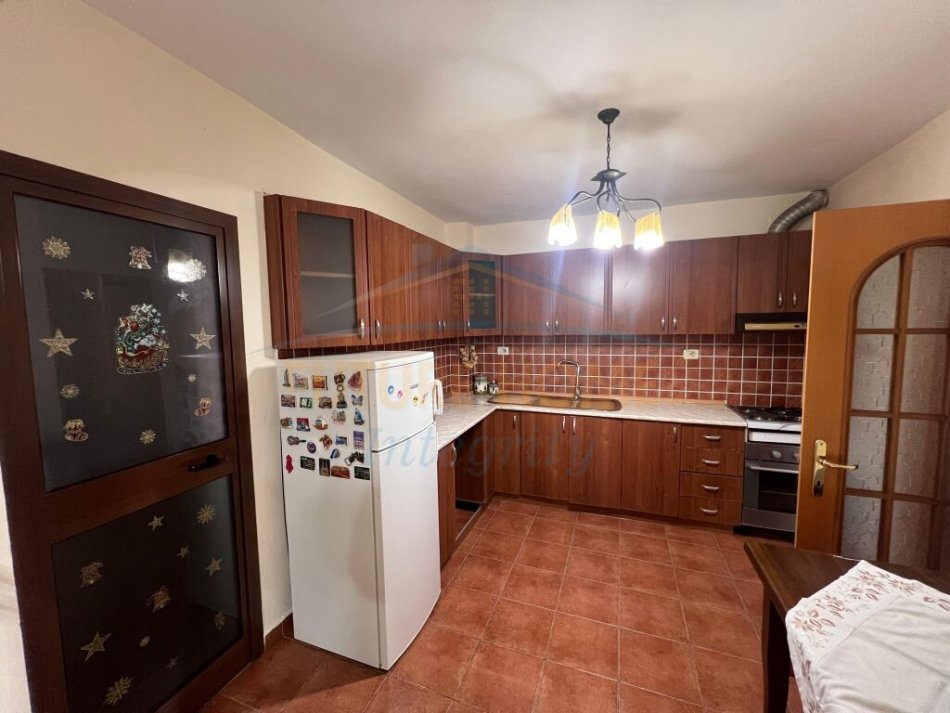 Tirane, shitet apartament 2+1 Kati 3, 80 m² 120.000 € (ALI DEM)