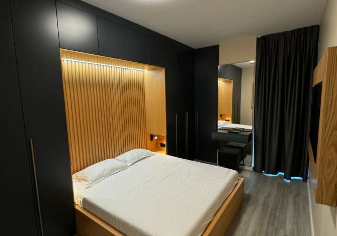 Tirane, jepet me qera apartament 1+1 Kati 4, 75 m² 900 € (Komuna e Parisit)