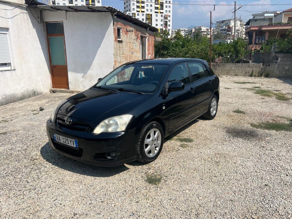 Tirane, shitet makine Toyota Corolla 2006 Nafte, e zeze automatik Kondicioner 208.000 km 4.600 €