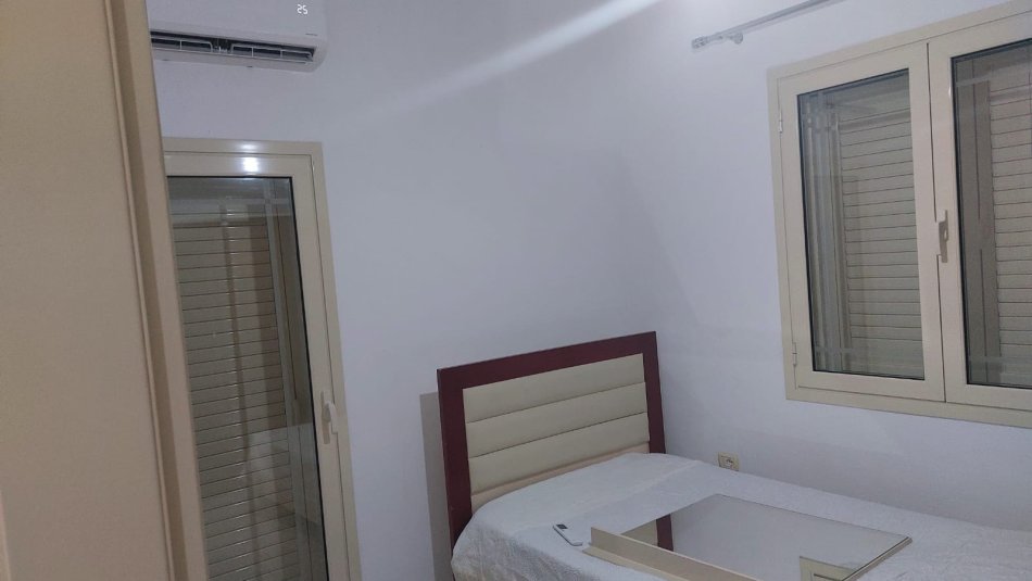 Tirane, shitet Vile 3 Katshe Kati 3, 300 m² 250.000 € (Rruga Dalip Topi)