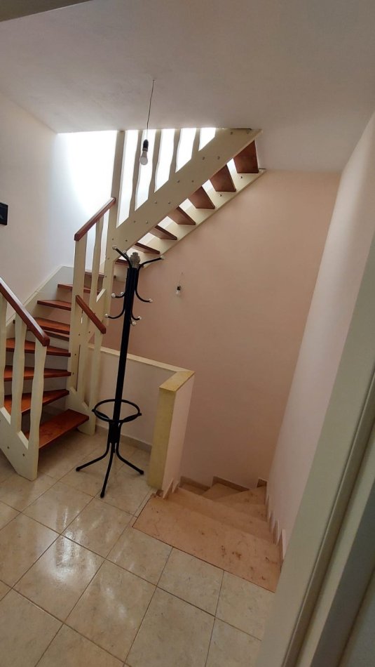 Tirane, shitet Vile 3 Katshe Kati 3, 300 m² 250.000 € (Rruga Dalip Topi)