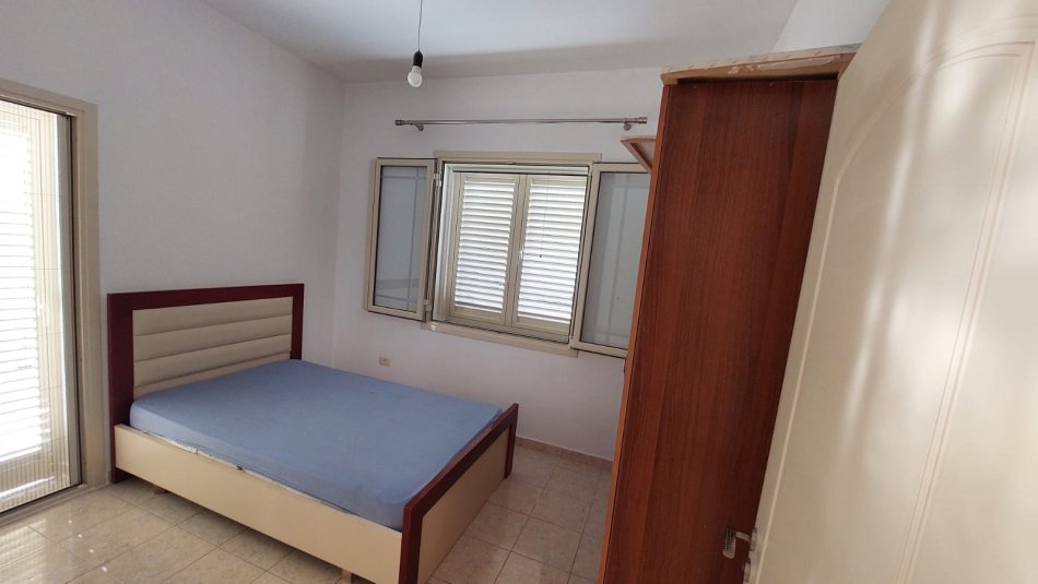 Tirane, shitet Vile 3 Katshe Kati 3, 300 m² 250.000 € (Rruga Dalip Topi)
