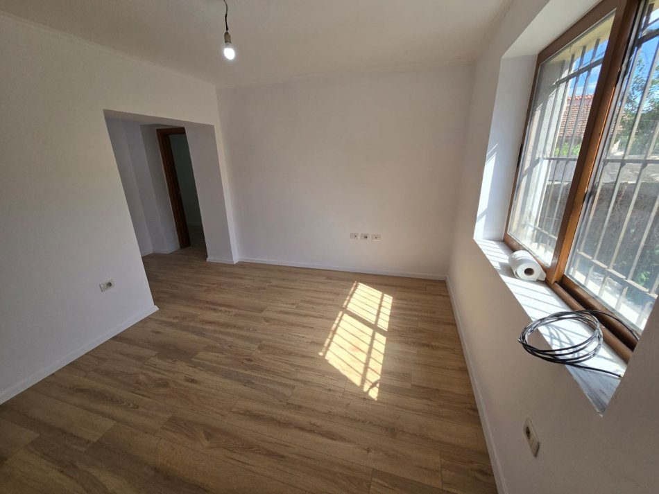 Tirane, Apartament 2+1 per shitje  Kati 1, 80 m² 132.000 € Ali Demi