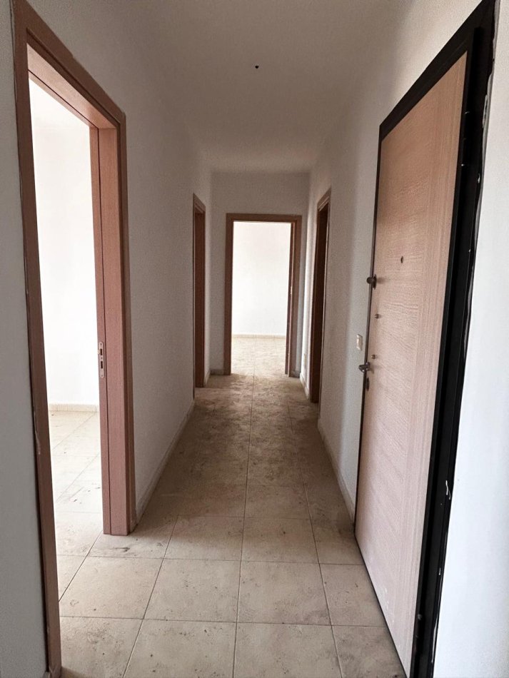 Durres, shes apartament 2+1+Aneks+Ballkon Kati 7, 130 m² 110.000 € (Rruga Pavaresia)
