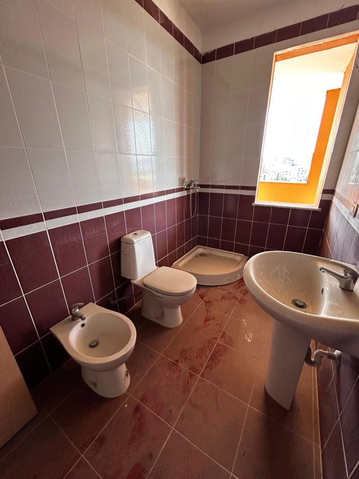 Durres, shes apartament 2+1+Aneks+Ballkon Kati 7, 130 m² 110.000 € (Rruga Pavaresia)