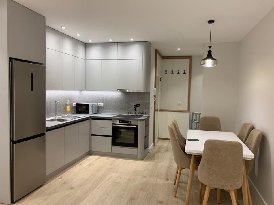 Tirane, shitet apartament 2+1+Ballkon Kati 4, 94 m² 139.600 € (LAPRAKE)