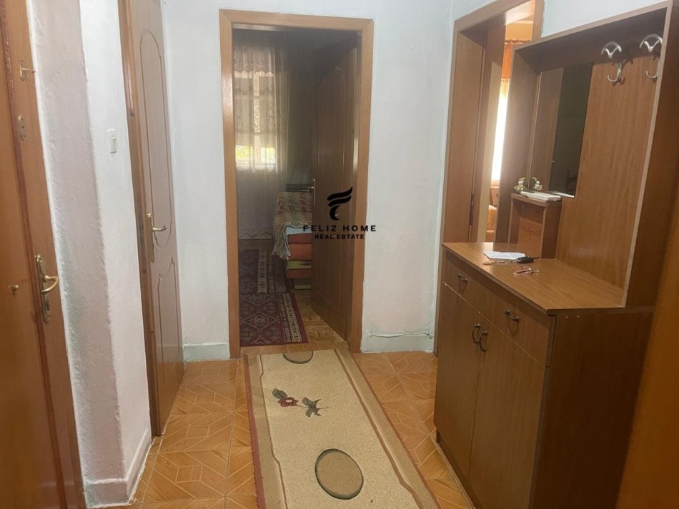 Tirane, jepet me qera apartament 2+1+Ballkon Kati 4, 75 m² 400 € (ISH RESTORANT DURRESI)