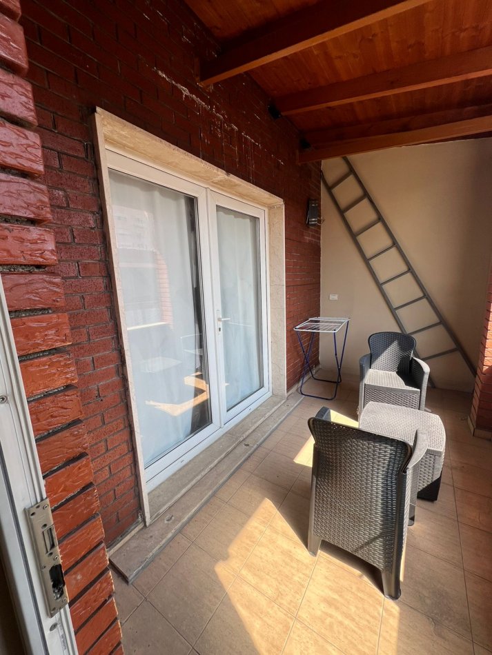 Tirane, jepet me qera apartament 2+1+Ballkon Kati 4, 75 m² 600 € (Rruga Dritan Hoxha)