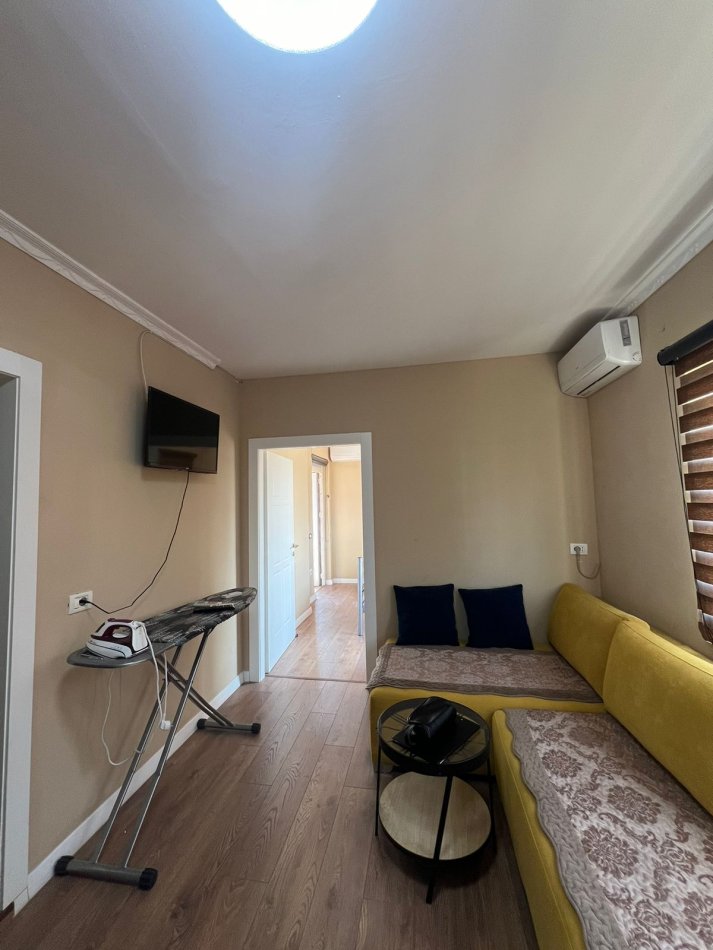 Tirane, jepet me qera apartament 2+1+Ballkon Kati 4, 75 m² 600 € (Rruga Dritan Hoxha)