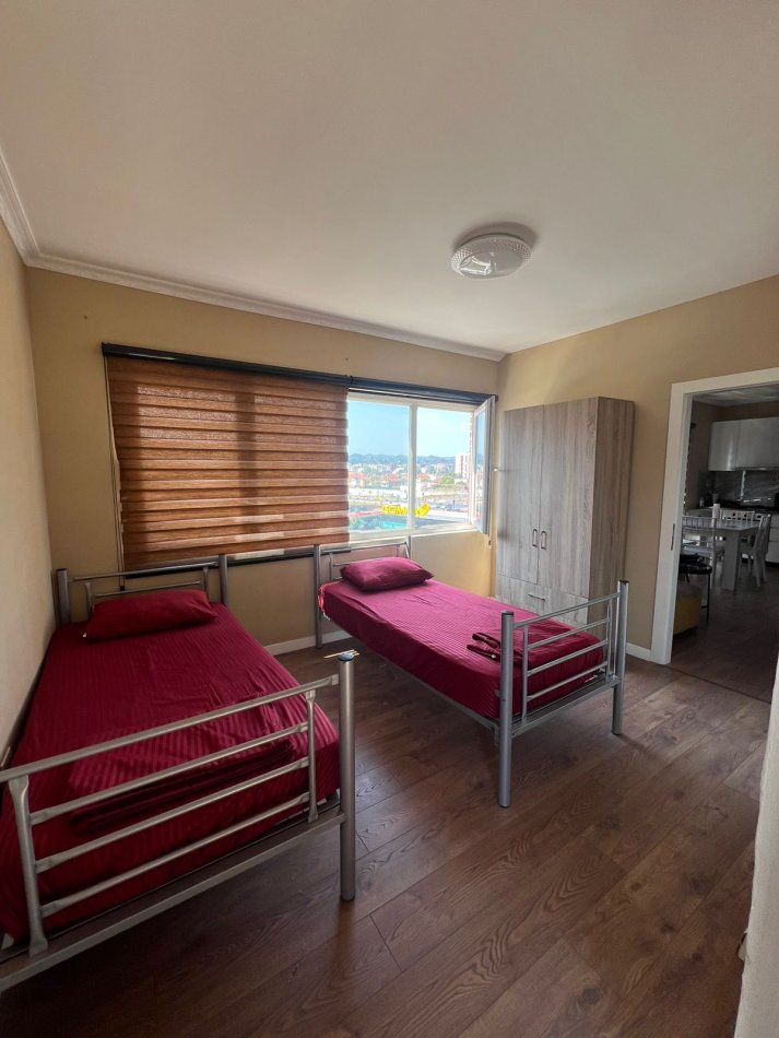 Tirane, jepet me qera apartament 2+1+Ballkon Kati 4, 75 m² 600 € (Rruga Dritan Hoxha)