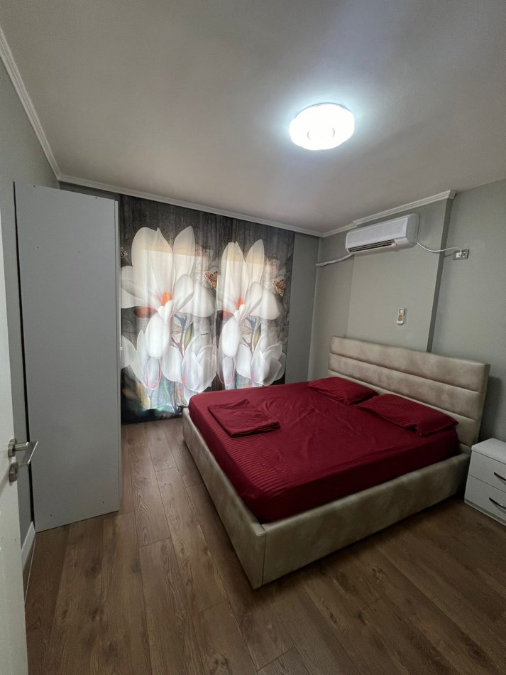 Tirane, jepet me qera apartament 2+1+Ballkon Kati 4, 75 m² 600 € (Rruga Dritan Hoxha)