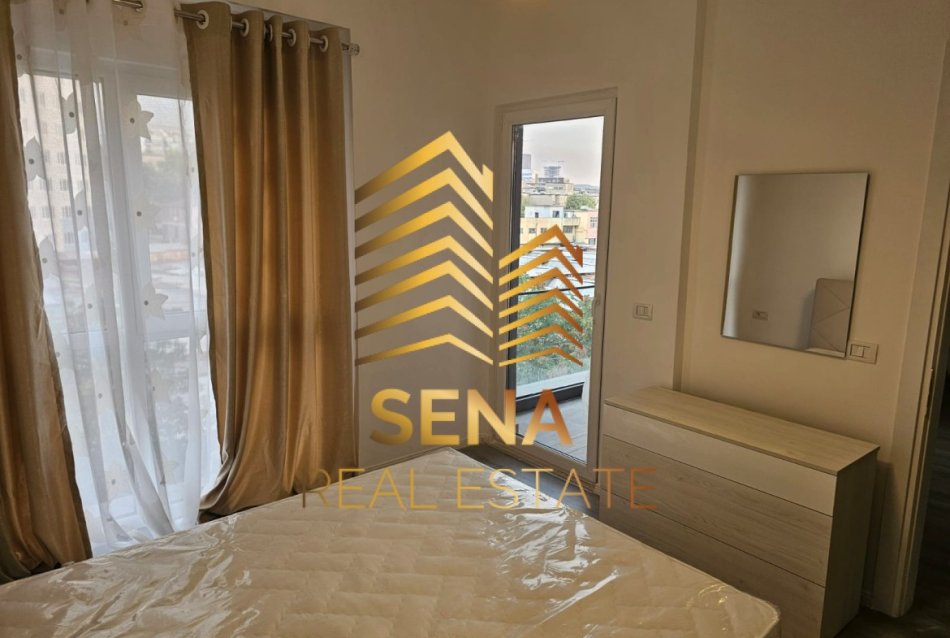 Tirane, jepet me qera apartament 1+1 Kati 3, 77 m² 600 € (Rruga 5 Maji)