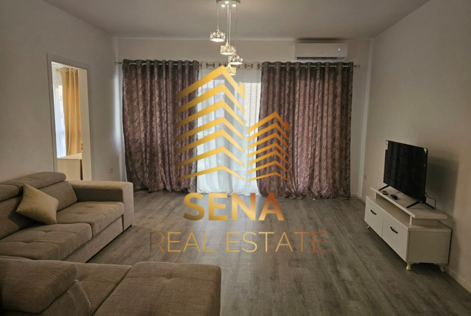 Tirane, jepet me qera apartament 1+1 Kati 3, 77 m² 600 € (Rruga 5 Maji)