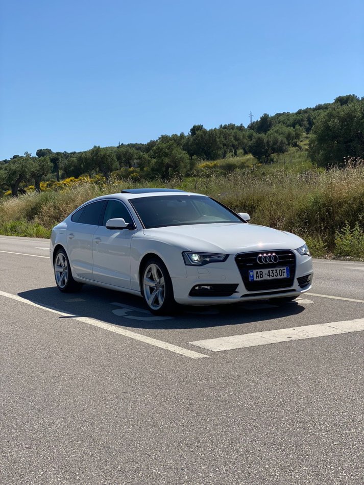 Vlore, shes makine Audi A5 2.0 TDI Quattro Nafte, e bardhë automatik Klima 213.000 km 13.200 €