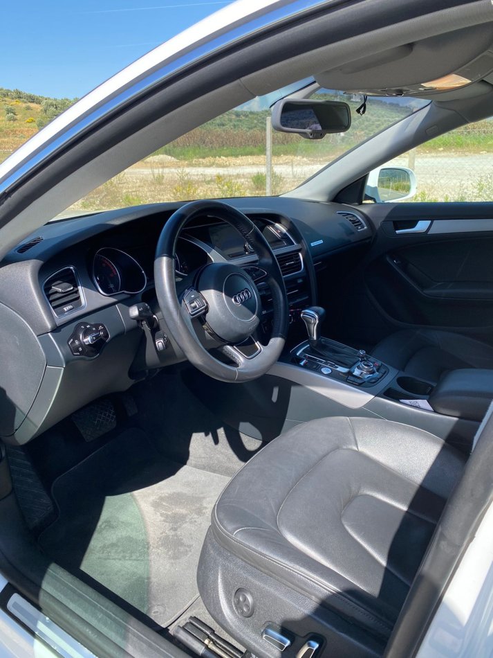 Vlore, shes makine Audi A5 2.0 TDI Quattro Nafte, e bardhë automatik Klima 213.000 km 13.200 €