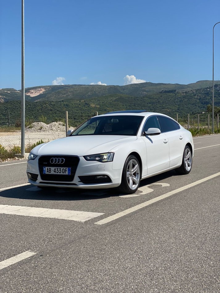 Vlore, shes makine Audi A5 2.0 TDI Quattro Nafte, e bardhë automatik Klima 213.000 km 13.200 €