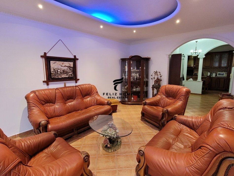 Tirane, jepet me qera apartament 3+1 Kati 6, 113 m² 500 € (DON BOSKO)