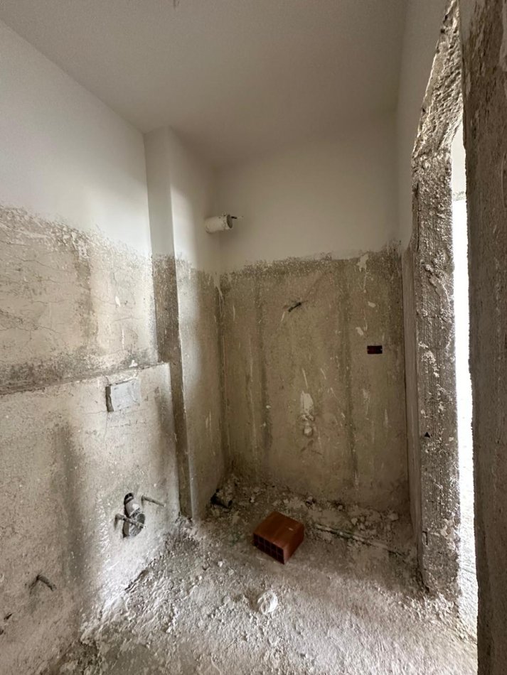 Tirane, shitet apartament 1+1+Ballkon Kati 8, 79 m² 86.690 € (Yzberisht)