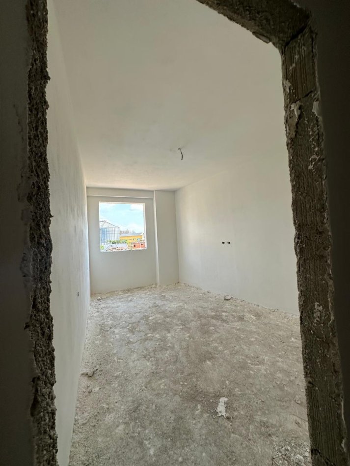 Tirane, shitet apartament 1+1+Ballkon Kati 8, 79 m² 86.690 € (Yzberisht)