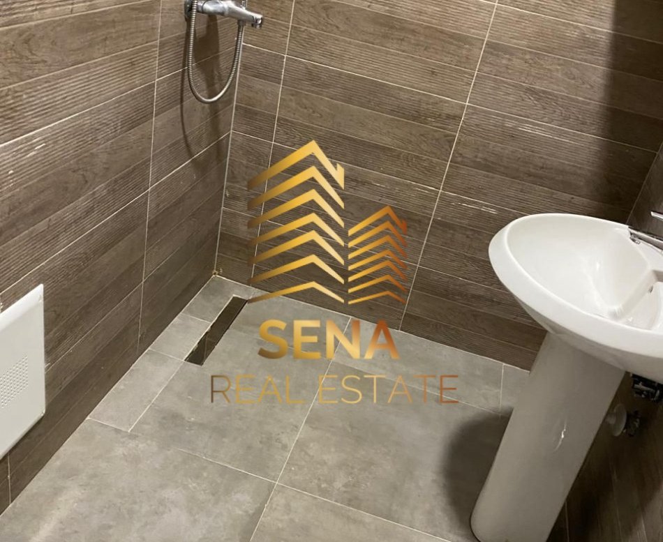 Tirane, jepet me qera apartament 1+1 Kati 1, 55 m² 400 € (Rruga Jorgo Plaku)