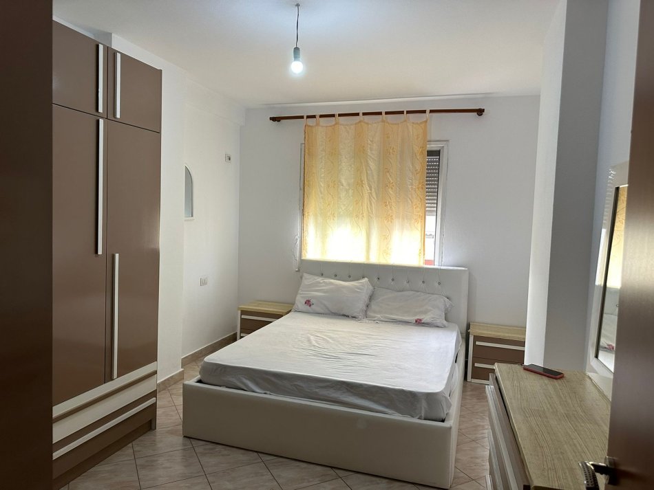 Tirane, jepet me qera apartament 1+1 Kati 7, 67 m² 370 € (Rruga Sokrat Miho)