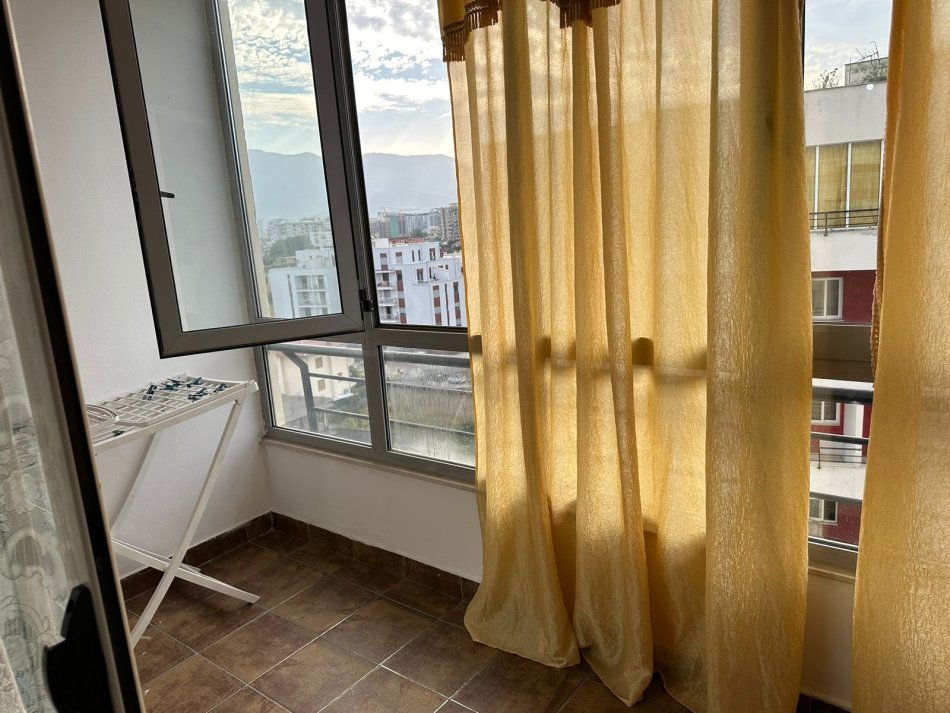 Tirane, jepet me qera apartament 1+1 Kati 7, 67 m² 370 € (Rruga Sokrat Miho)