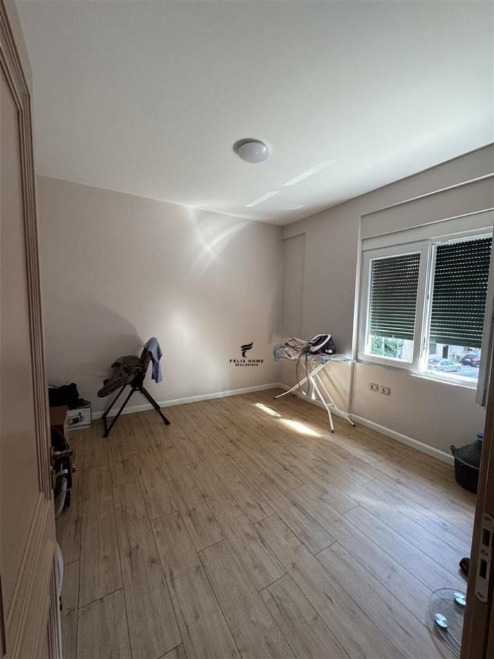Tirane, shitet apartament 2+1 Kati 3, 110 m² 200.000 € (SELITE)