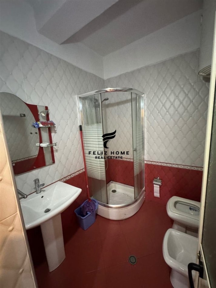 Tirane, jepet me qera apartament 2+1 Kati 6, 80 m² 500 € (STACIONI TRENIT)
