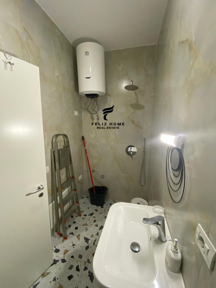 Tirane, jepet me qera apartament 1+1 Kati 0, 29 m² 290 € (ALI DEMI)
