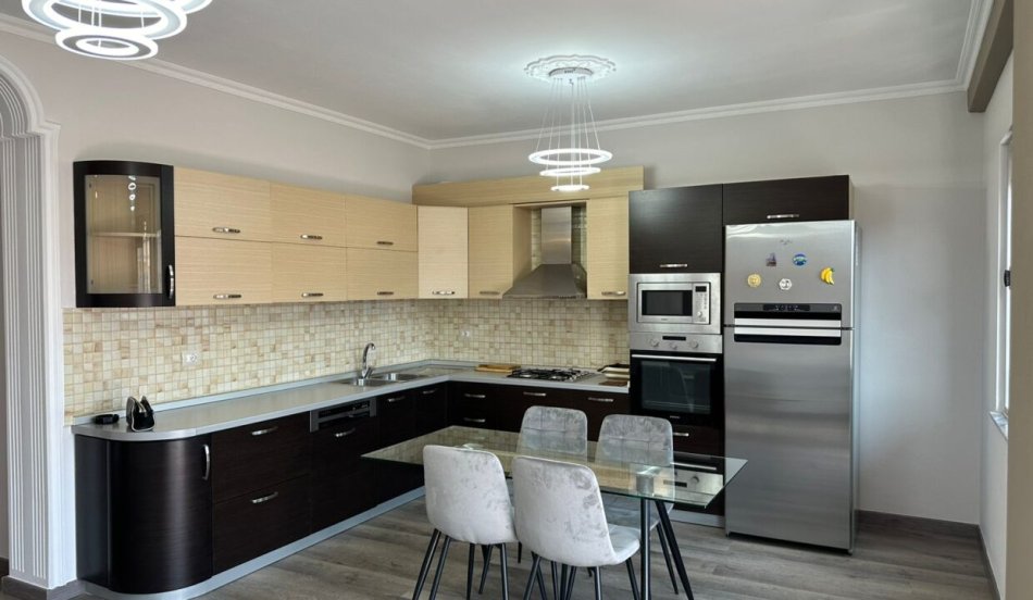 Tirane, shitet apartament 2+1+Aneks+Ballkon Kati 8, 96 m² 122.000 € (Astir)