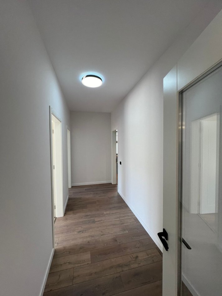 Tirane, shitet apartament 2+1+Ballkon , 120 m² 230.000 € (Liqeni i Thate)