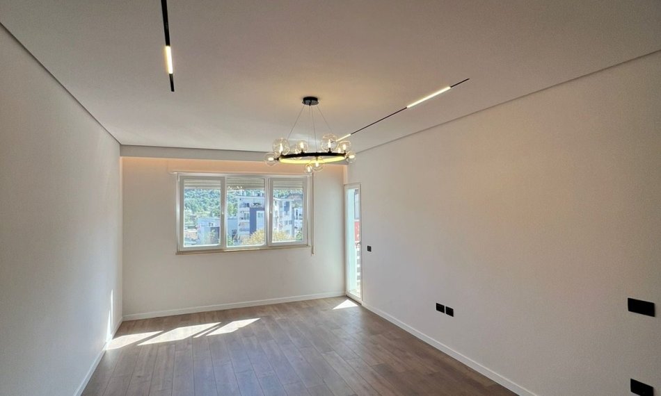 Tirane, shitet apartament 2+1+Aneks+Ballkon Kati 5, 121 m² 230.000 € (liqeni i thate)