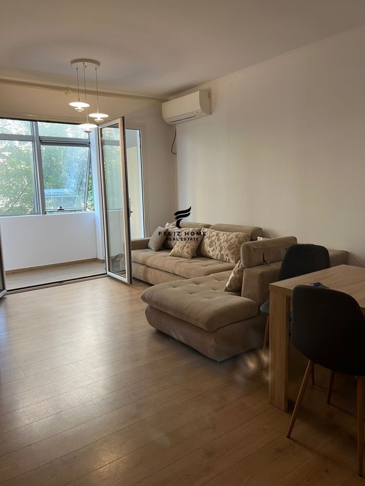 Tirane, shitet apartament 2+1+Ballkon Kati 2, 90 m² 195.000 € (RRUGA E KAVAJES)