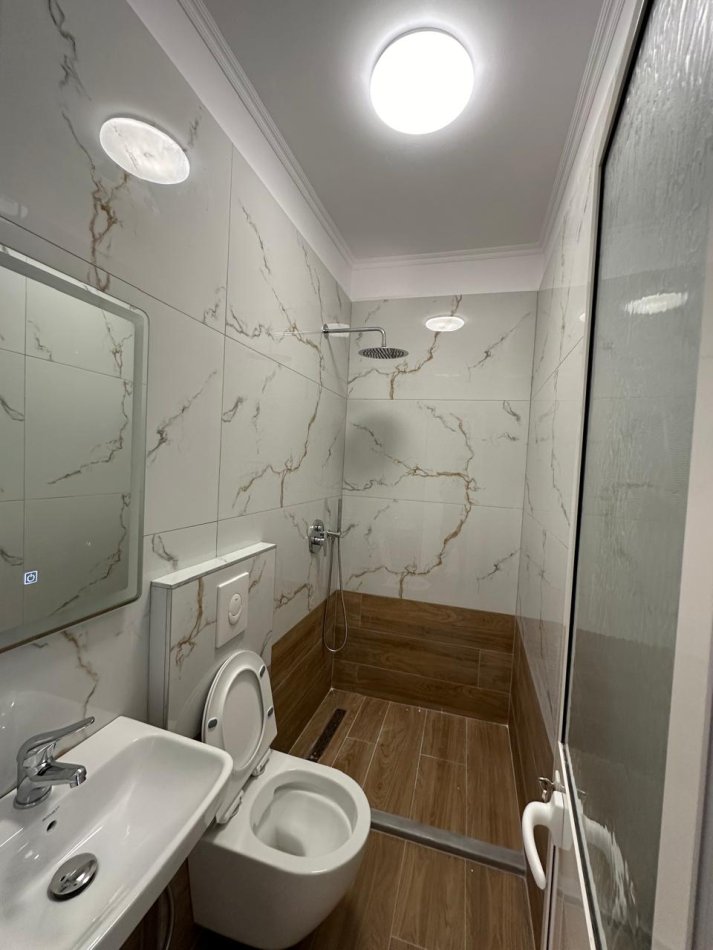 Tirane, shitet apartament 2+1 Kati 2, sipërfaqe 87 m²  çmimi 210.000 € (Rruga Faik Konica ,pranë Shkollës së gjuhëve të huaja)