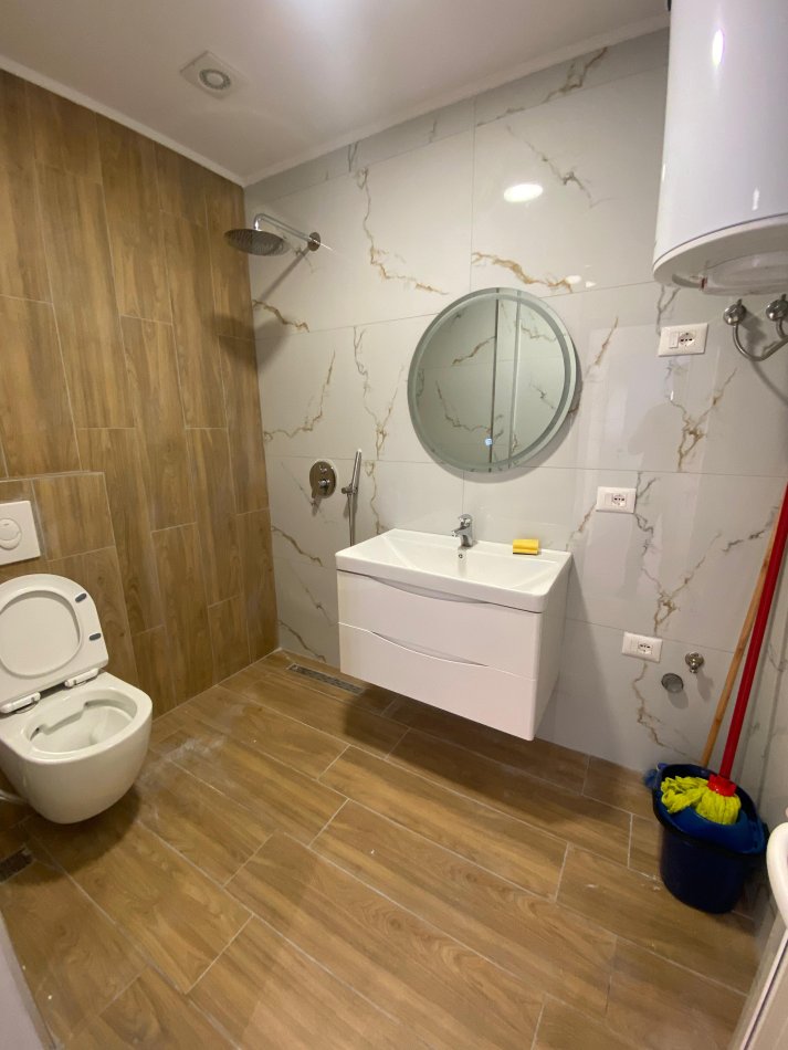 Tirane, shitet apartament 2+1+Ballkon , 87 m² 210.000 € (rruga Faik Konica)
